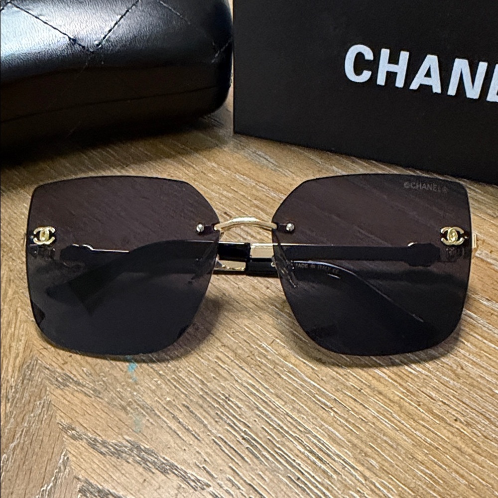 CHANEL Black and Gold Rimless Square Sunglasses - Picture 2 of 7